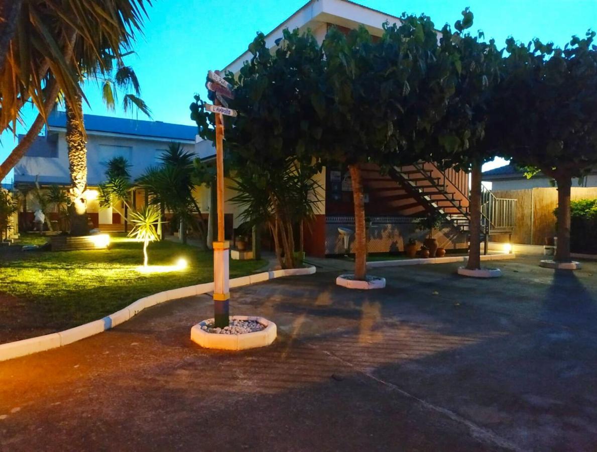 Casablanca El Petit Hotel Deltebre Exteriör bild